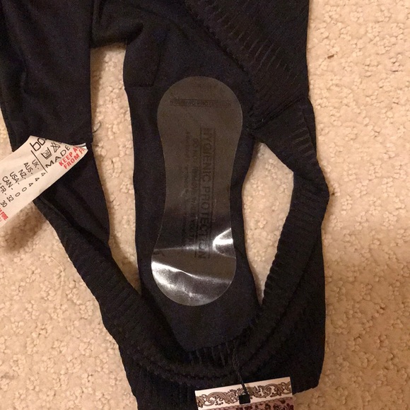 boohoo black bikini bottoms - Picture 3 of 3